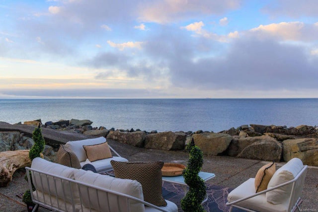 3 of 53 - 2179 Crescent Rd, Oak Bay, BC