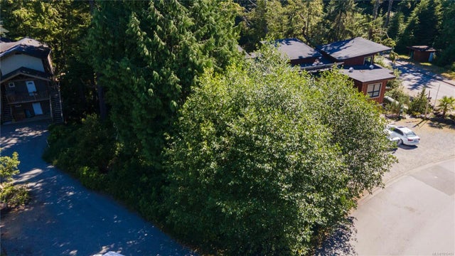 4 of 13 - 215 Boardwalk Blvd, Ucluelet, BC