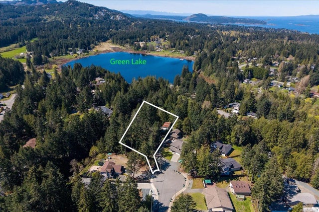 2 of 30 - 69 Lake Pl, Nanaimo, BC