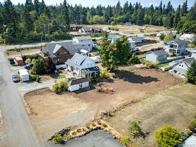 2 of 8 - Lot 27 Warren Ave, Royston, BC