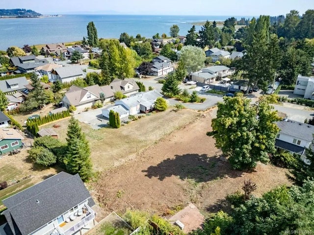 3 of 8 - Lot 27 Warren Ave, Royston, BC