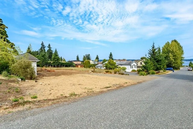 5 of 8 - Lot 27 Warren Ave, Royston, BC