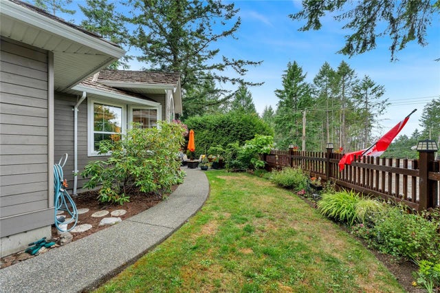 4 of 68 - 3350 Redden Rd, Nanoose Bay, BC