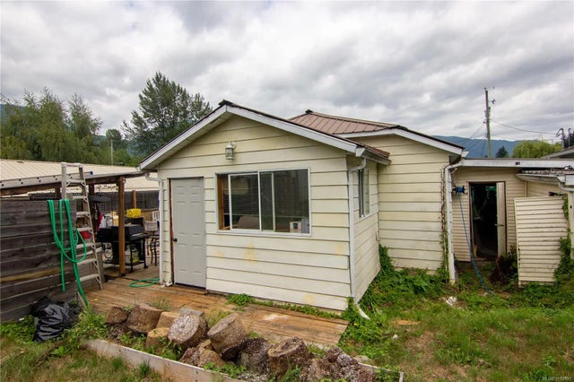 1 of 21 - 32 Poplar St, Lake Cowichan, BC