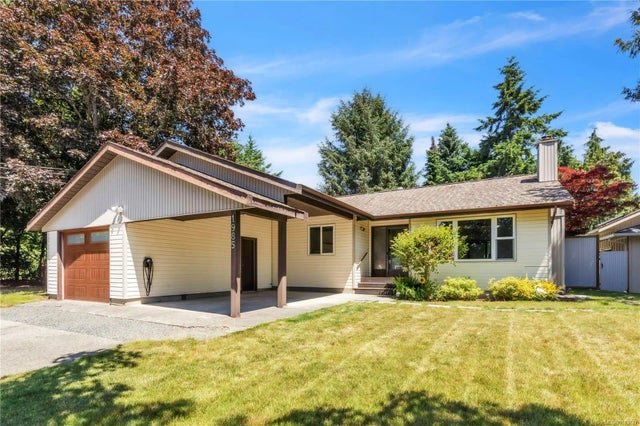 1 of 49 - 1985 Saunders Rd, Sooke, BC