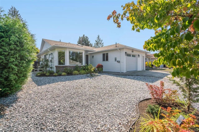 1 of 31 - 736 Humphrey Rd, Parksville, BC