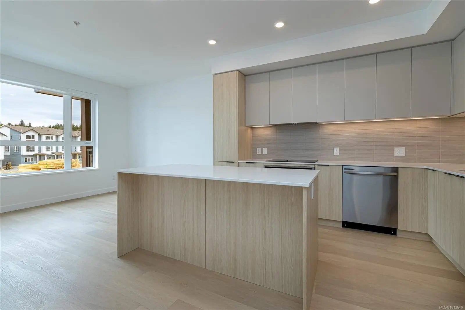 Colwood Real Estate - MLS # 1013640, Residential real estate for Sale in The Eliza, MLS Listings # 1013640