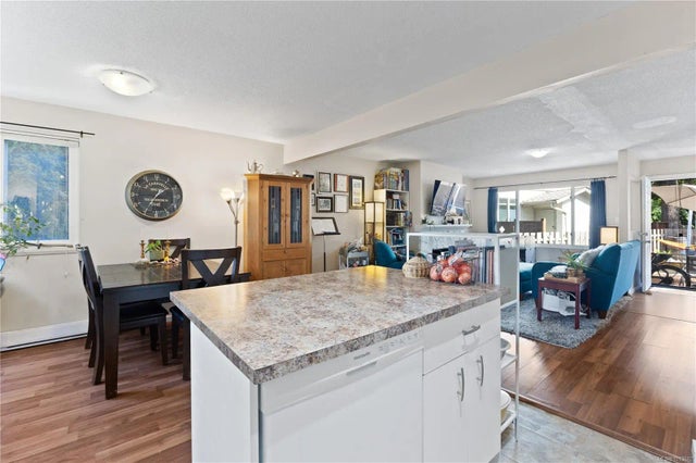 4 of 22 - 1620 Fuller St, Nanaimo, BC