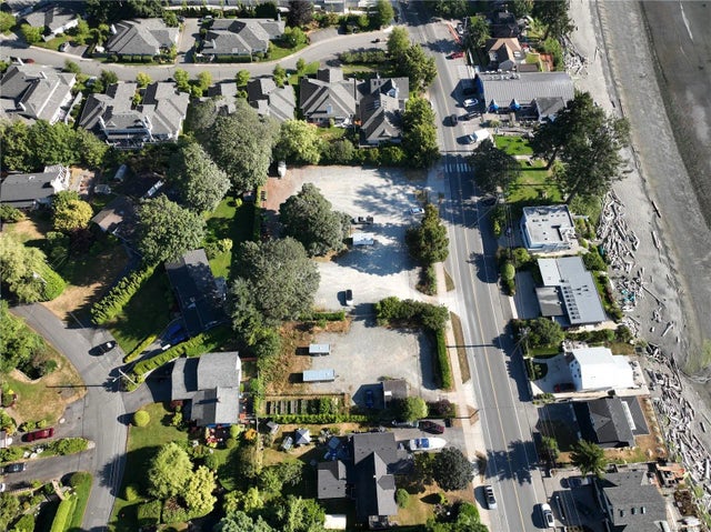 3 of 16 - 5090 Cordova Bay Rd, Saanich, BC