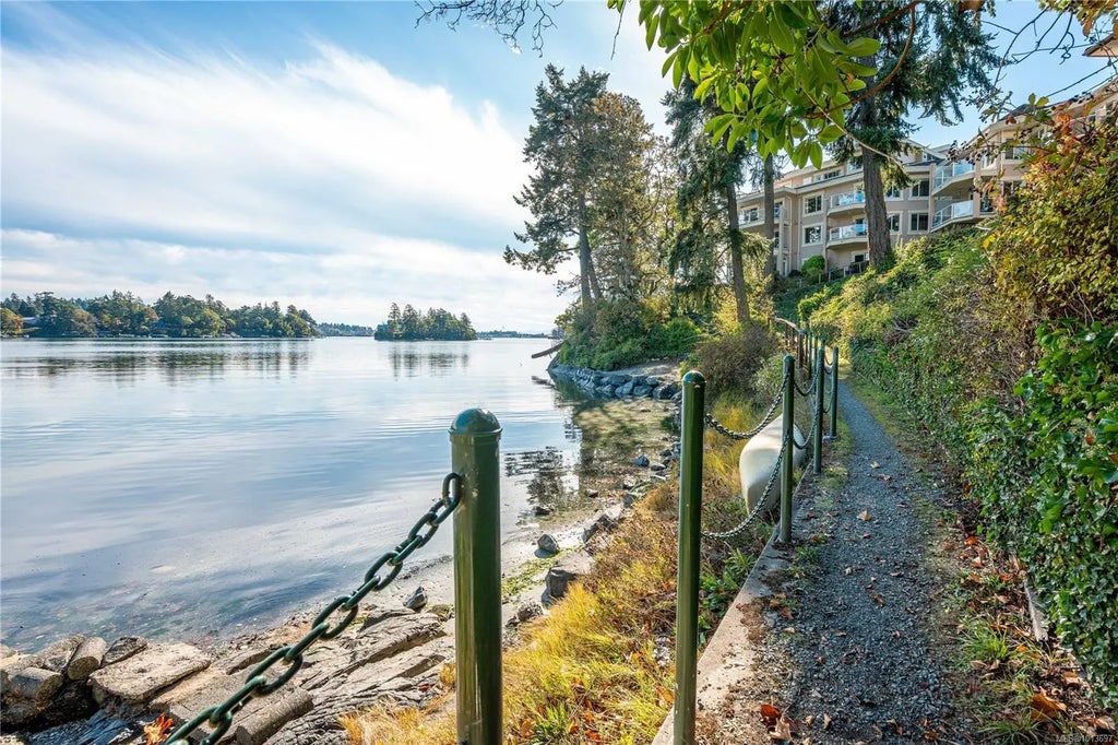 1 Buddy Rd 306, View Royal