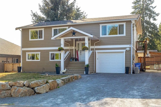 1 of 43 - 200 Johnson Pl, Lake Cowichan, BC