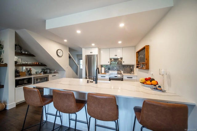 3 of 28 - 6073 Pleasant Valley Way, Nanaimo, BC