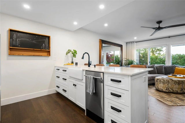 5 of 28 - 6073 Pleasant Valley Way, Nanaimo, BC