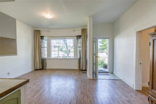 4 of 49 - 415 Machleary St, Nanaimo, BC