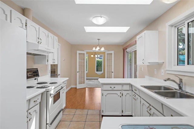 2 of 44 - 1058 Wood Duck Pl, Qualicum Beach, BC