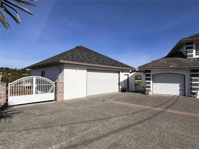 4 of 37 - 7112 Puckle Rd, Central Saanich, BC