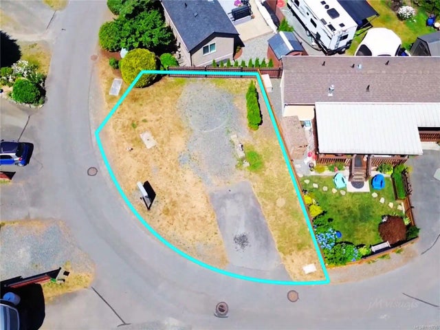 2 of 14 - 3115 Elsie Lake Cir, Nanaimo, BC