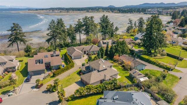 2 of 54 - 442 Heather Pl, Parksville, BC