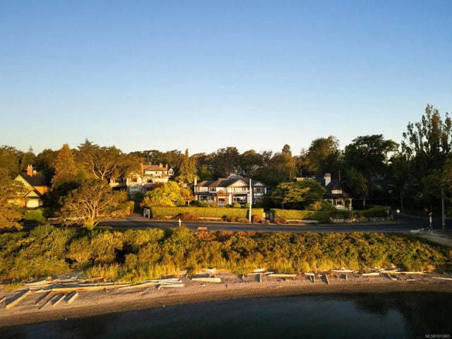 5 of 73 - 1580 Beach Dr, Oak Bay, BC