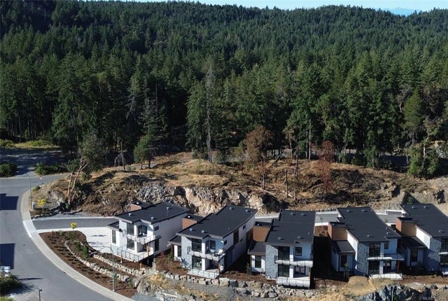 2 of 37 - 1220 Manzanita Pl 102, Nanaimo, BC