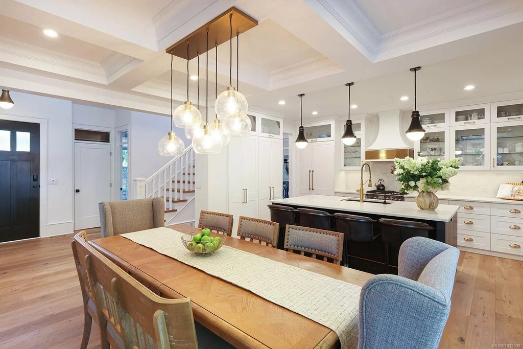 563 Eaglecrest Dr, Qualicum Beach