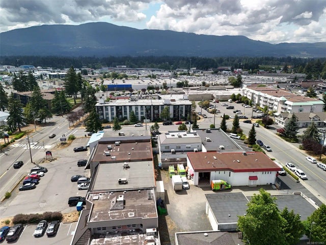 3 of 9 - 4146 Departure Bay Rd, Nanaimo, BC