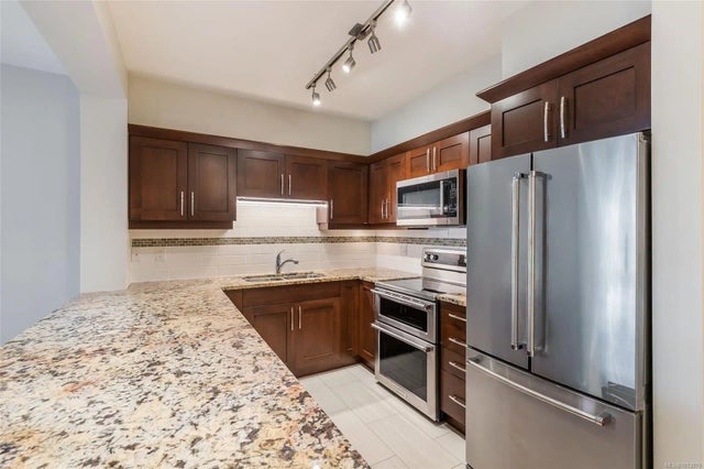 2 of 33 - 5670 Edgewater Lane 111, Nanaimo, BC