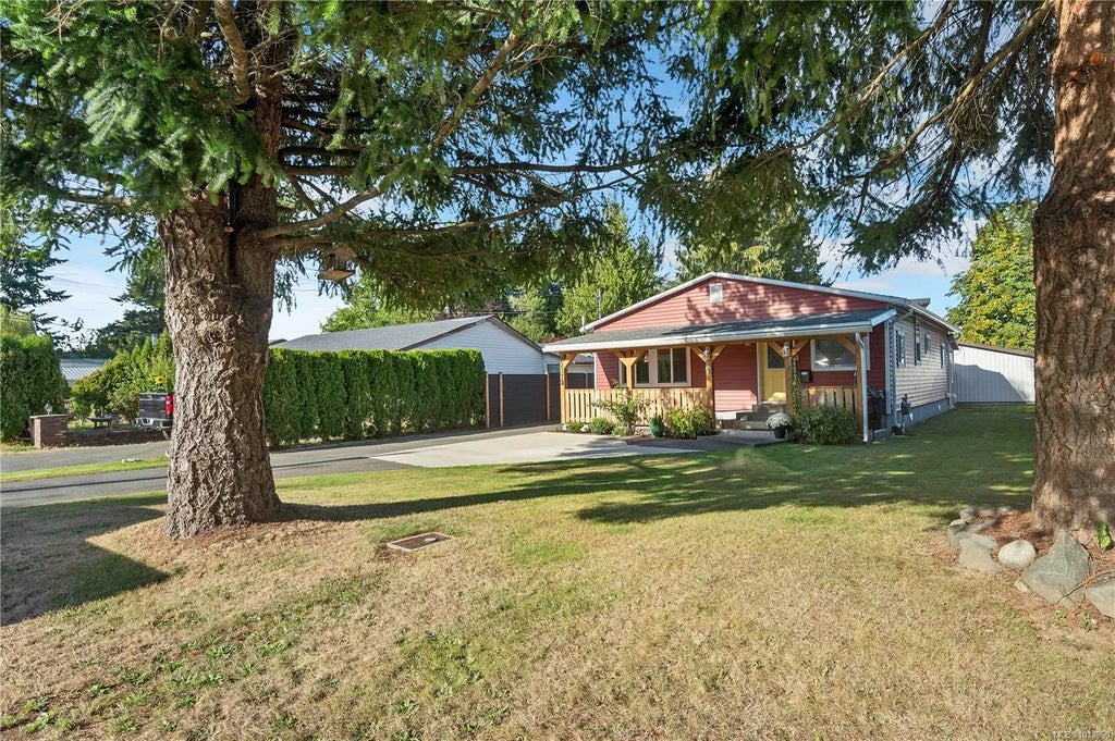 2237 Eardley Rd, Campbell River