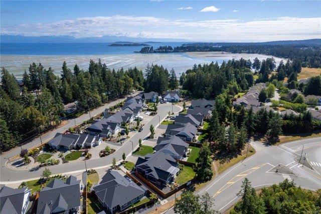 4 of 5 - 1362 Parkhurst Pl, Parksville, BC