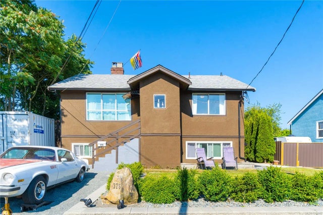 1 of 51 - 375 Bruce Ave, Nanaimo, BC
