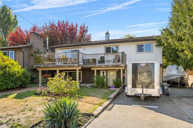 1 of 50 - 8056 Spinnaker Dr, Crofton, BC