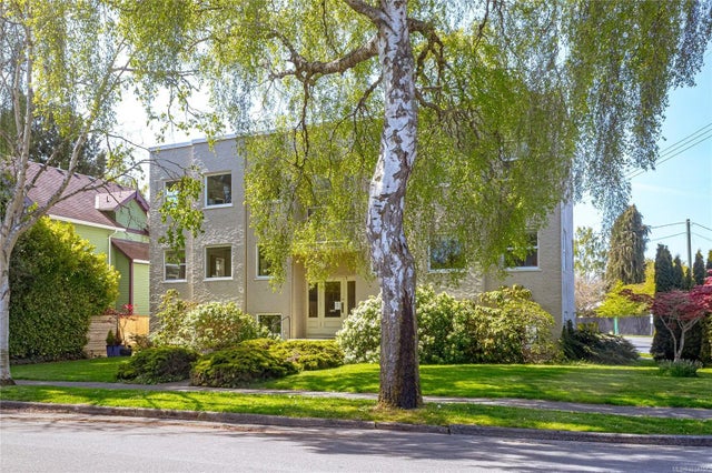 4 of 59 - 370 Richmond Ave, Victoria, BC