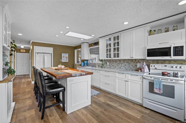 3 of 37 - 1470 Marina Way, Nanoose Bay, BC