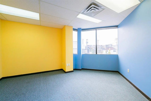 2 of 9 - 154 Memorial Dr 203, Parksville, BC