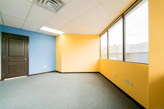 4 of 9 - 154 Memorial Dr 203, Parksville, BC