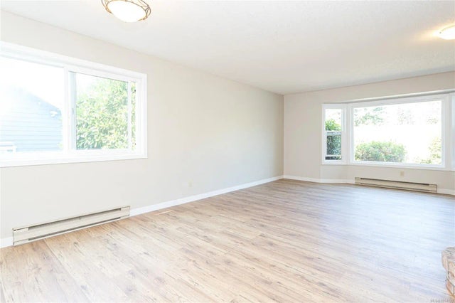 4 of 50 - 548 Hawthorne Dr, Qualicum Beach, BC