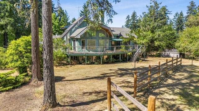 1 of 61 - 4786 Hillbank Rd, Cowichan Bay, BC