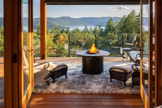 1 of 98 - 8100 Woodwyn Terr, Central Saanich, BC