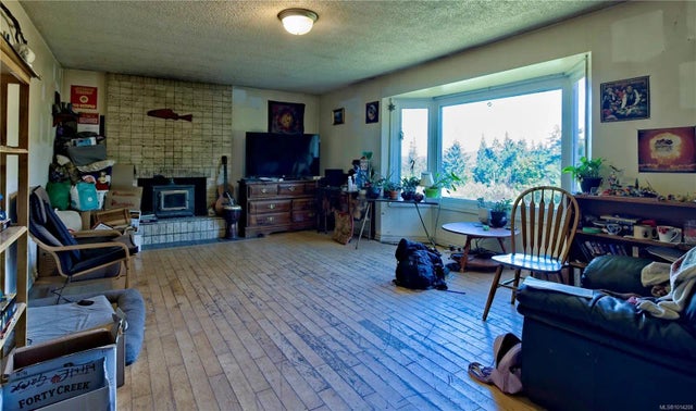 3 of 16 - 190 Grantville St, Salt Spring, BC
