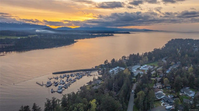 1 of 38 - 1530 Marina Way, Nanoose Bay, BC