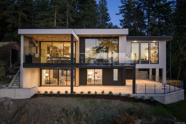 2 of 52 - 418 Lands End Rd, North Saanich, BC