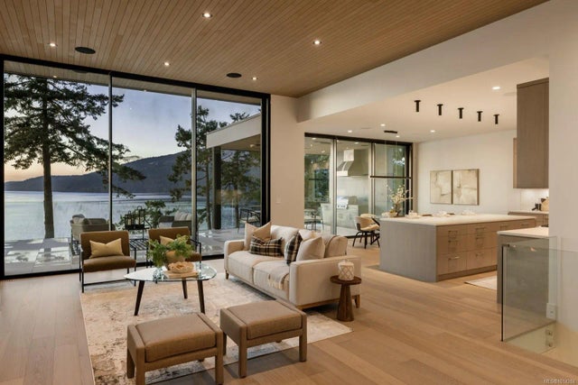 3 of 52 - 418 Lands End Rd, North Saanich, BC