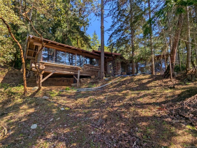 3 of 32 - 3 Grant Rd, Lasqueti Island, BC