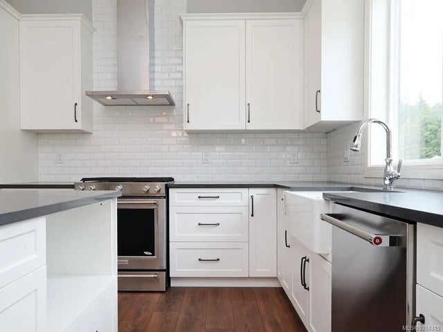 2 of 11 - 4595 Beckingham Rd, Metchosin, BC