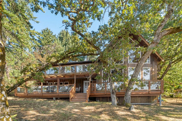 1 of 79 - 4 Pirates Lane, Protection Island, BC