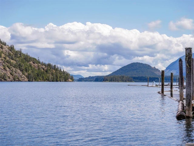 4 of 32 - 7363 Walton Rd, Honeymoon Bay, BC