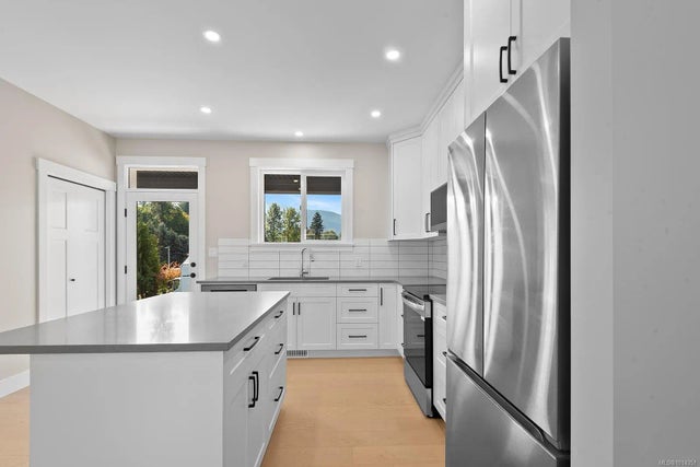 4 of 18 - 212 Oak Lane, Lake Cowichan, BC