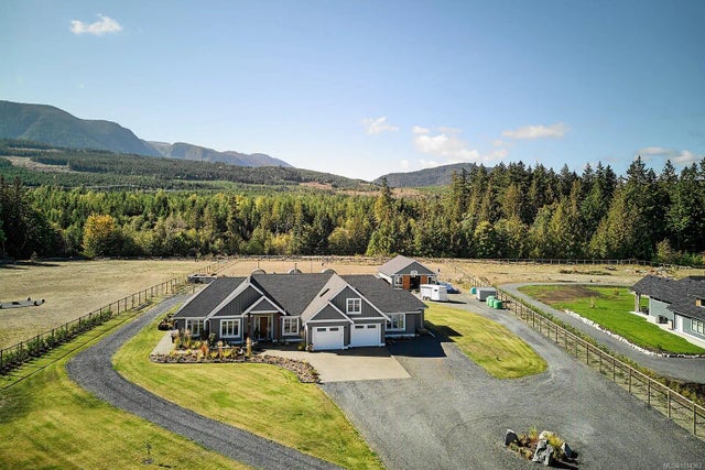 1 of 63 - 1085 Alpine View Pl, Whiskey Creek, BC