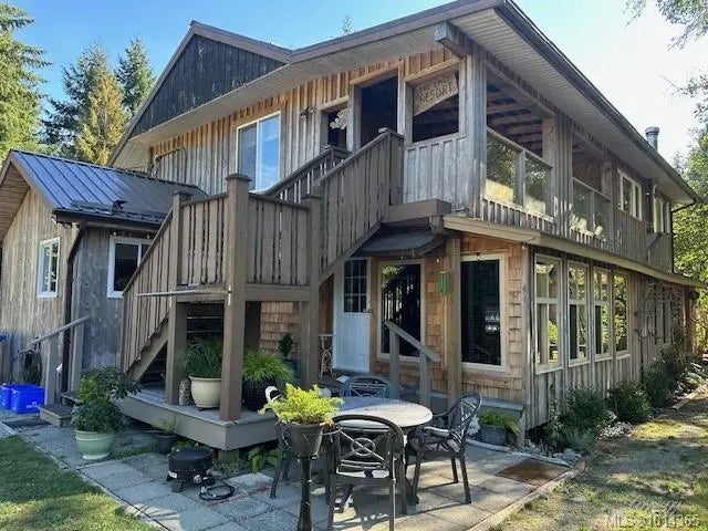 1 of 23 - 8290 Sa-seen-os Rd 3, Youbou, BC