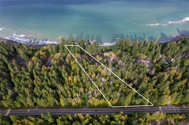 1 of 27 - 5171 Island Hwy W, Qualicum Beach, BC